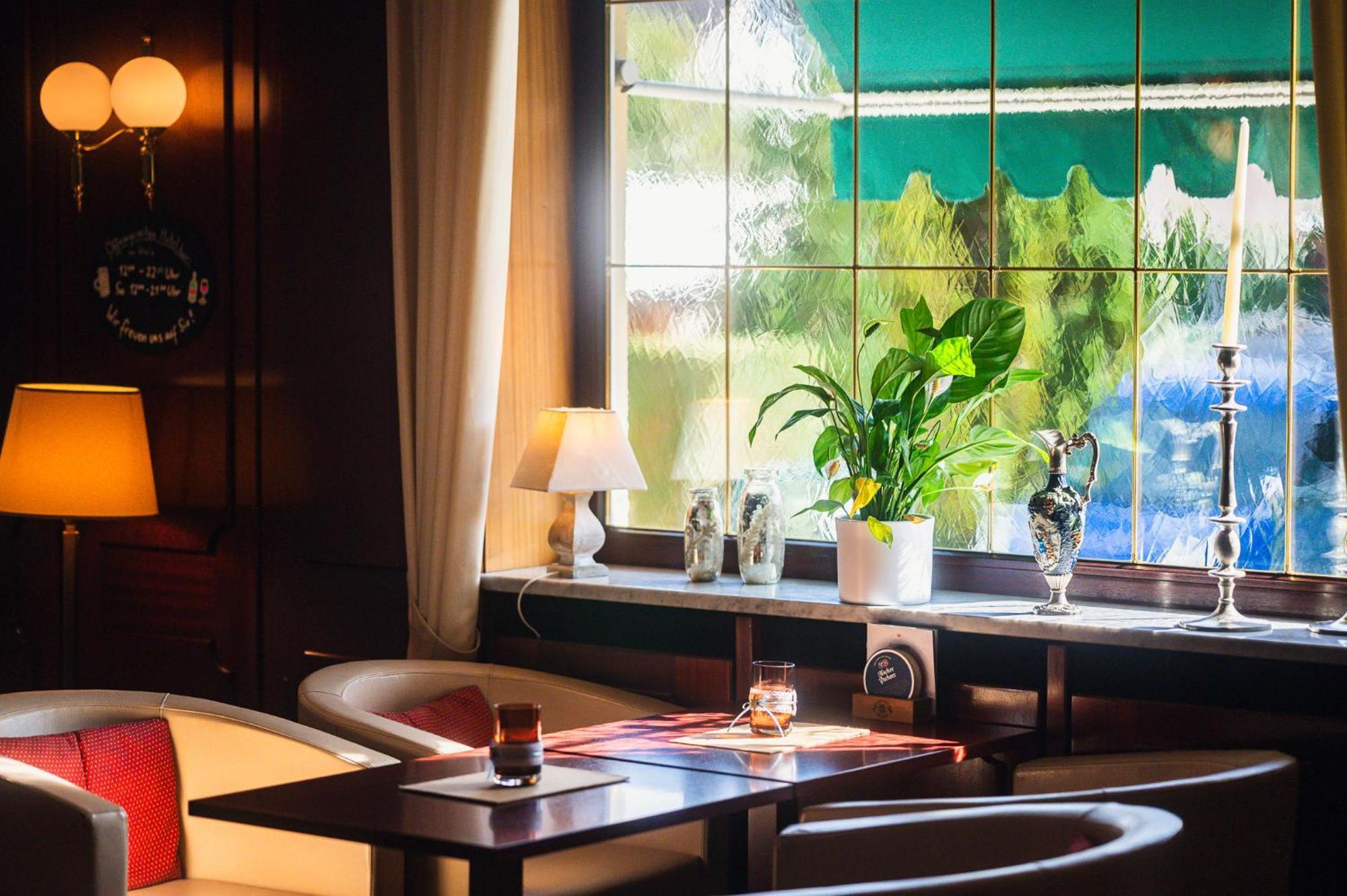 Hotel Am Schlosspark Zum Kurfuerst Oberschleißheim Екстериор снимка