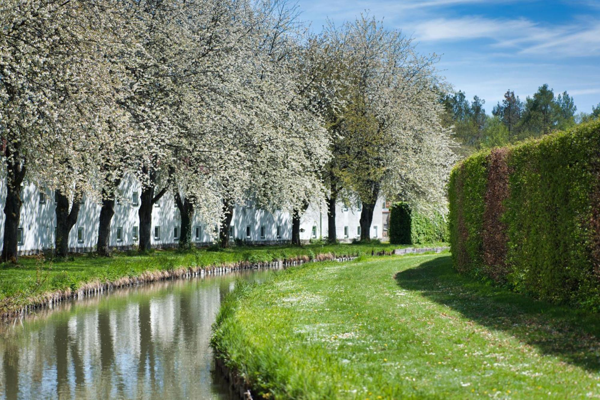 Hotel Am Schlosspark Zum Kurfuerst Oberschleißheim Екстериор снимка