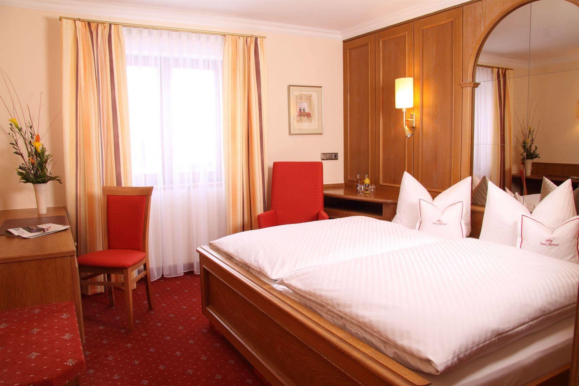 Hotel Am Schlosspark Zum Kurfuerst Oberschleißheim Стая снимка