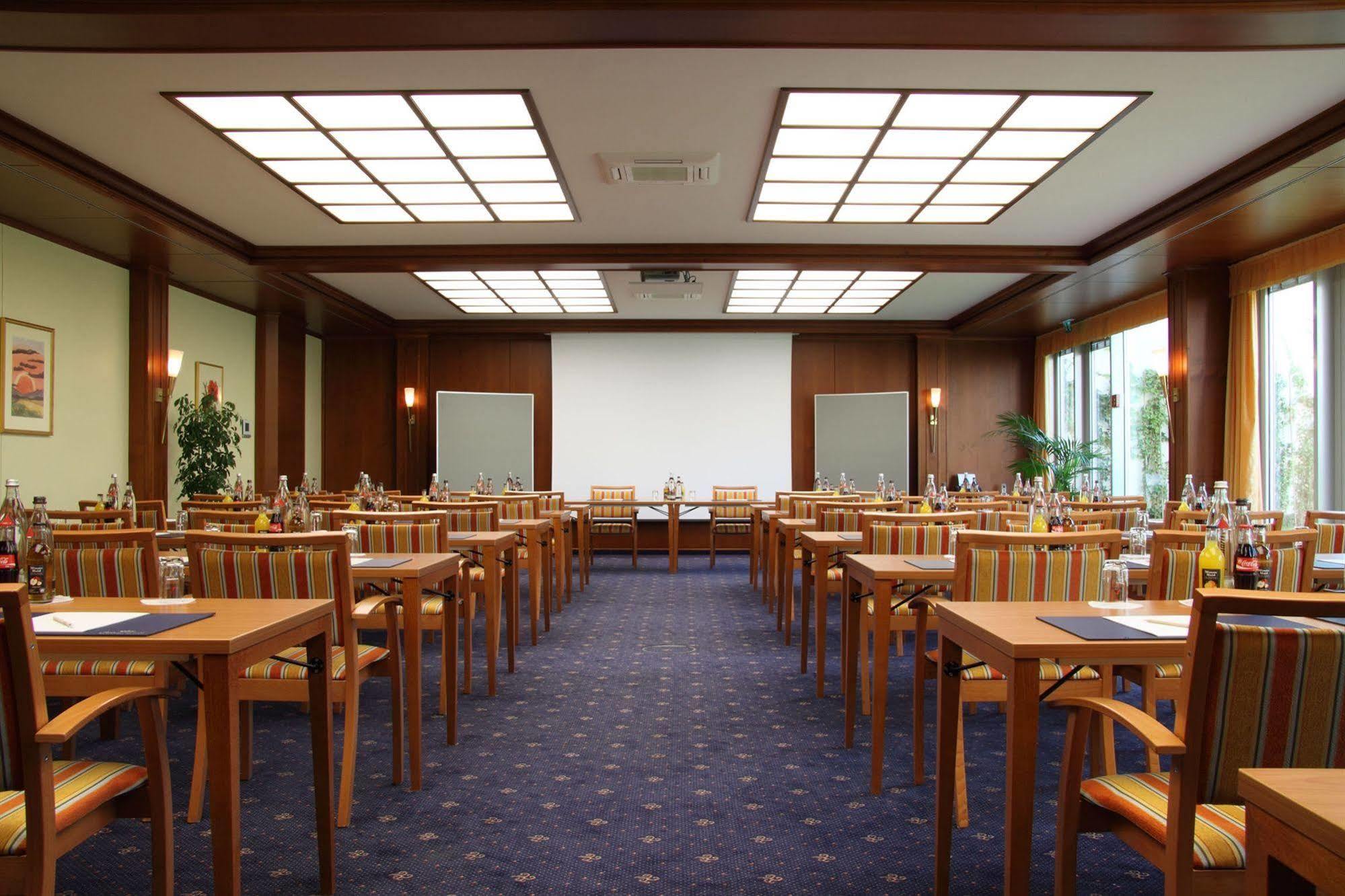Hotel Am Schlosspark Zum Kurfuerst Oberschleißheim Съоръжения снимка